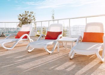 13 Best Patio Chaise Lounges – 2024